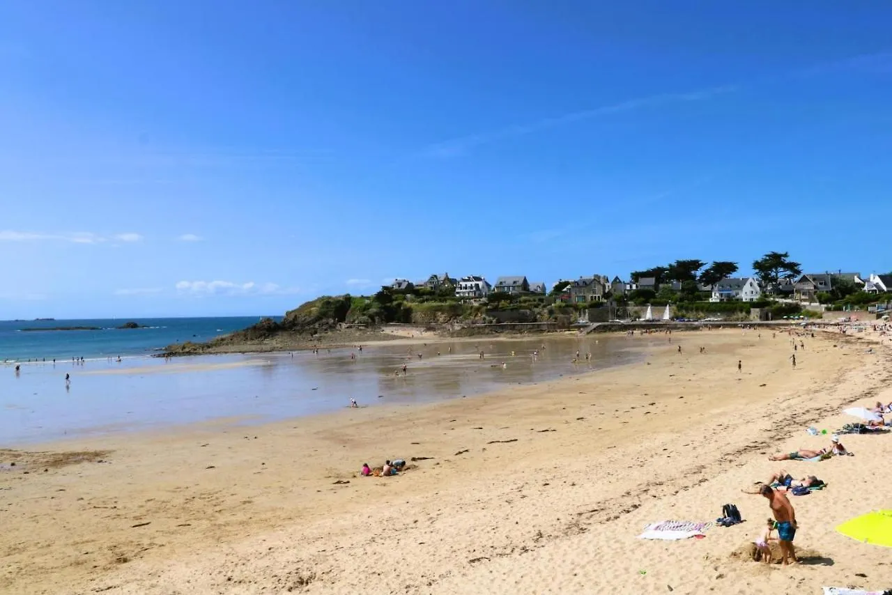 La Petite Hermine Saint-Malo 0*,  France